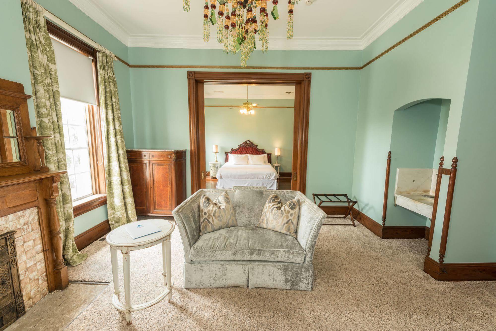 シギーン Mosheim Mansion Bed & Breakfast エクステリア 写真